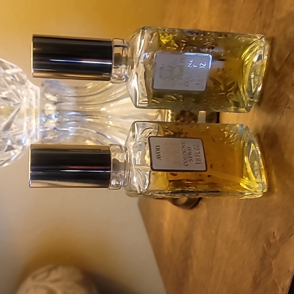 Avon Vintage Field Flowers & Honeysuckle cologne Spray